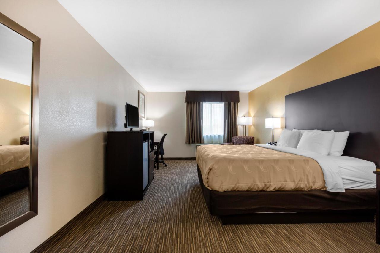 Quality Inn & Suites Metropolis I-24 Εξωτερικό φωτογραφία