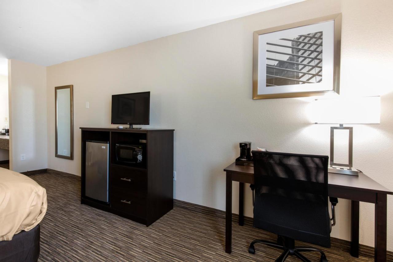 Quality Inn & Suites Metropolis I-24 Εξωτερικό φωτογραφία