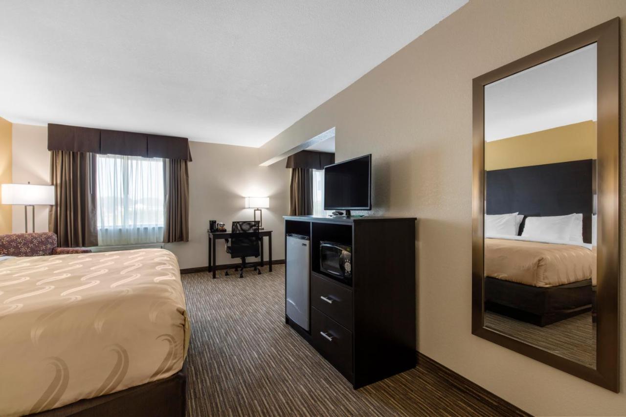 Quality Inn & Suites Metropolis I-24 Εξωτερικό φωτογραφία