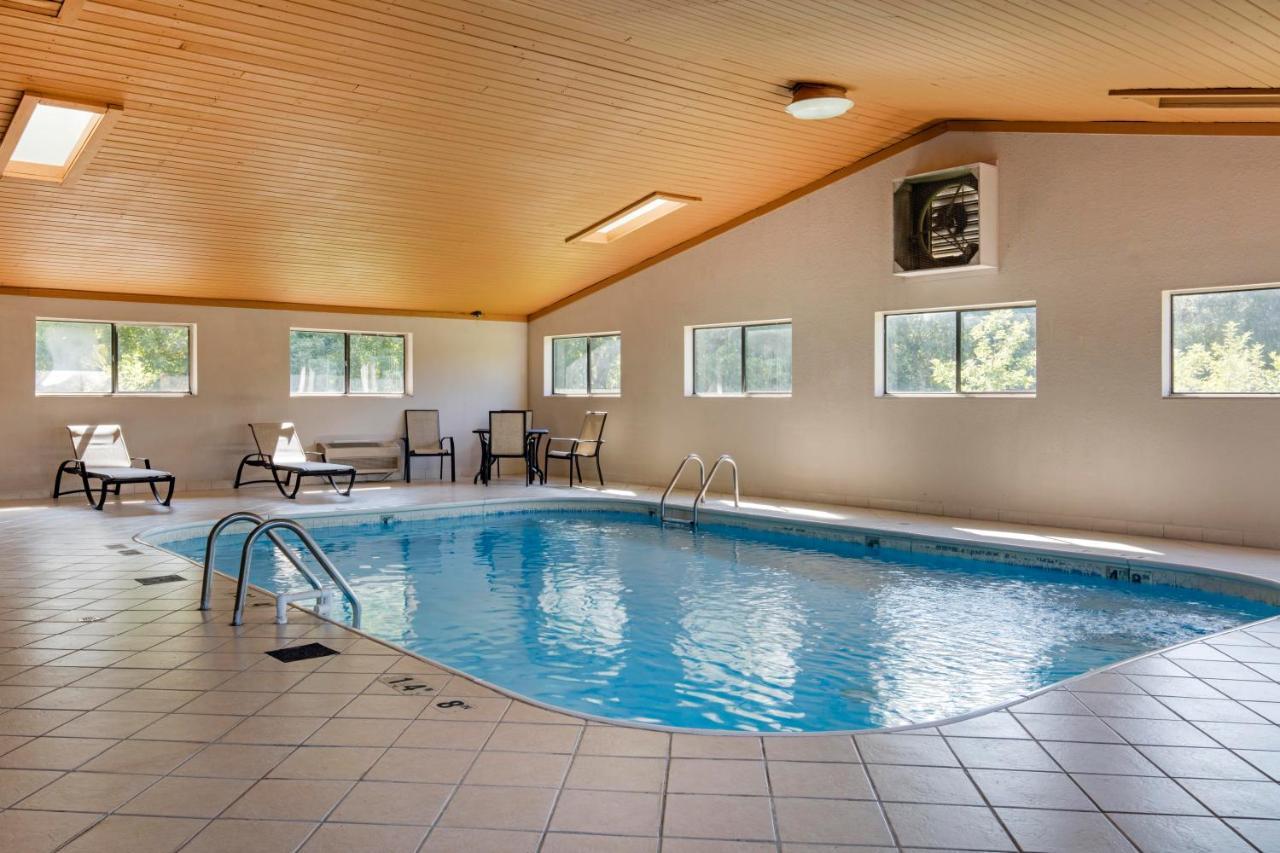 Quality Inn & Suites Metropolis I-24 Εξωτερικό φωτογραφία