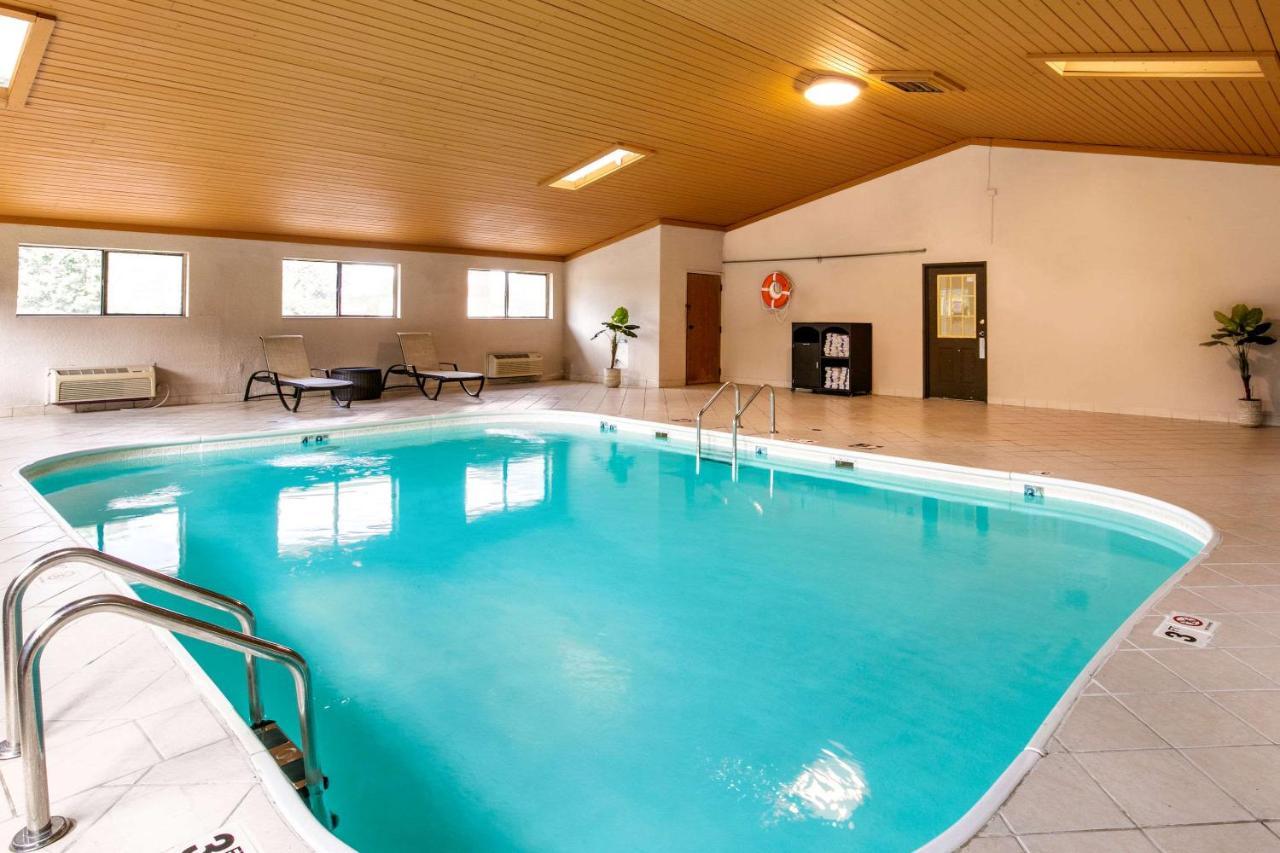Quality Inn & Suites Metropolis I-24 Εξωτερικό φωτογραφία