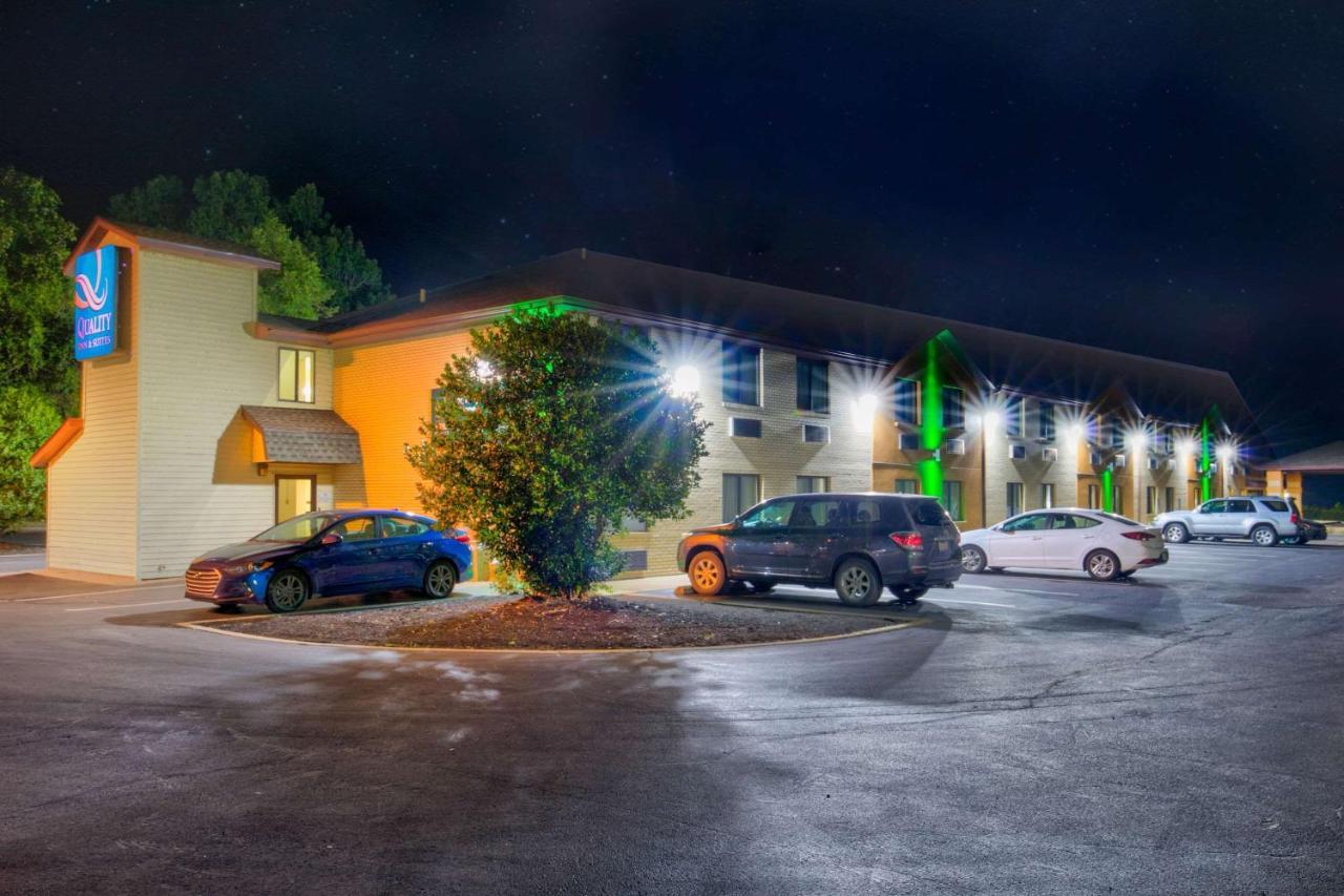 Quality Inn & Suites Metropolis I-24 Εξωτερικό φωτογραφία