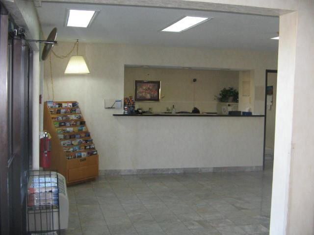 Quality Inn & Suites Metropolis I-24 Εξωτερικό φωτογραφία