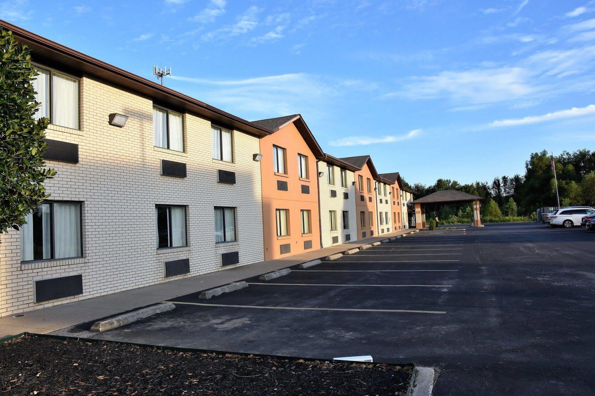 Quality Inn & Suites Metropolis I-24 Εξωτερικό φωτογραφία